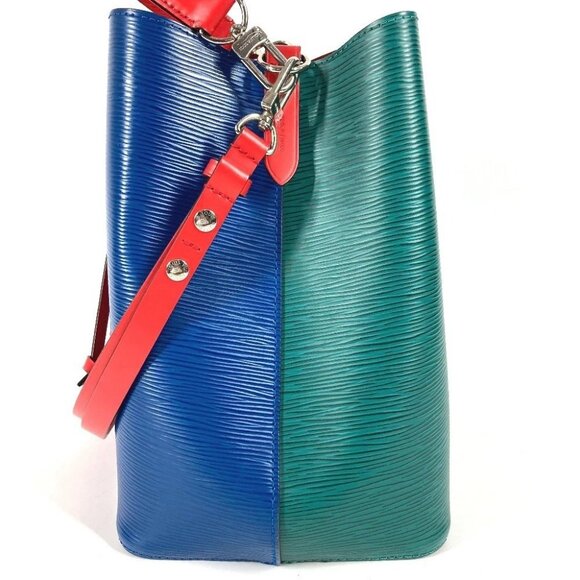 Louis Vuitton Bucket Noé Vintage Blue Green Red Epi Leather  LOUIS VUITTON M55395 Epi Neonoe drawstring Shoulder Bag Leather blue/Green x Red